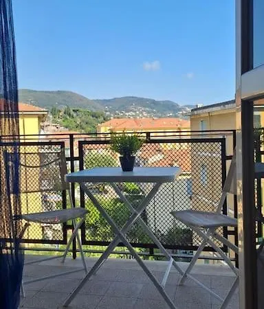 Grace House A San Terenzo Lägenhet *
